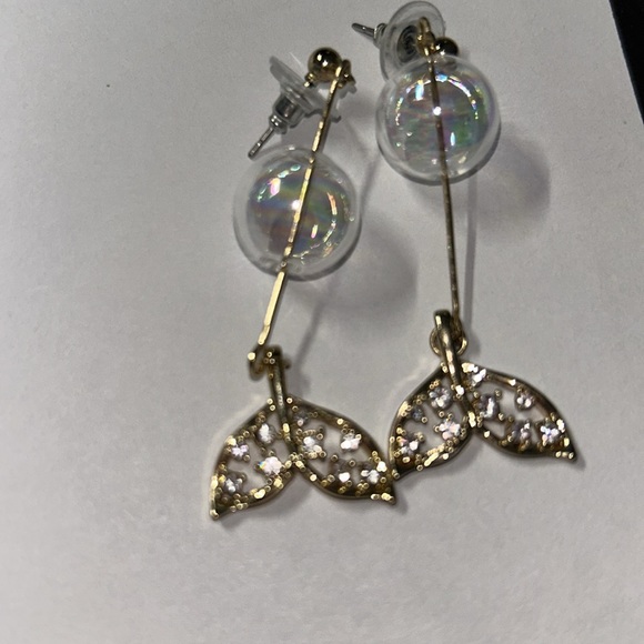 Lilly Fair Mermaid tail & Bubble Rhinestone pierced earrings. - Picture 3 of 4